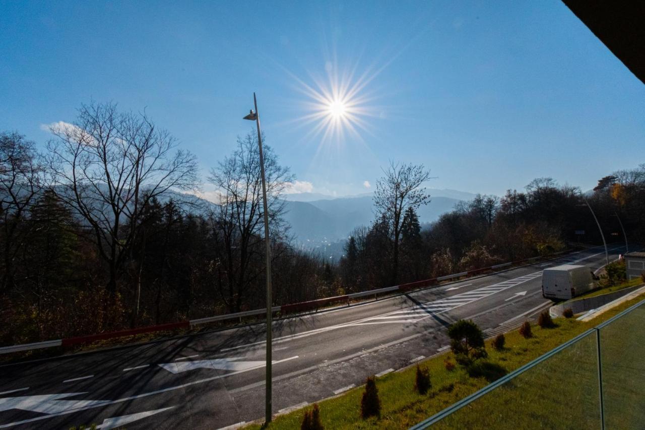 Mirador Bohemian Apt With Views Over Old Town And Tampa Mountain, Near Poiana Brasov Bagian luar foto