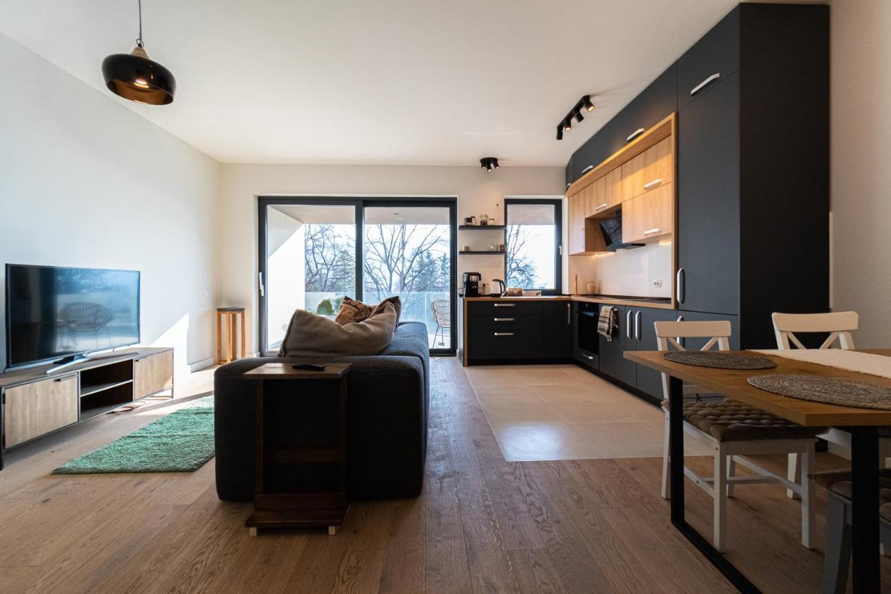 Mirador Bohemian Apt With Views Over Old Town And Tampa Mountain, Near Poiana Brasov Bagian luar foto